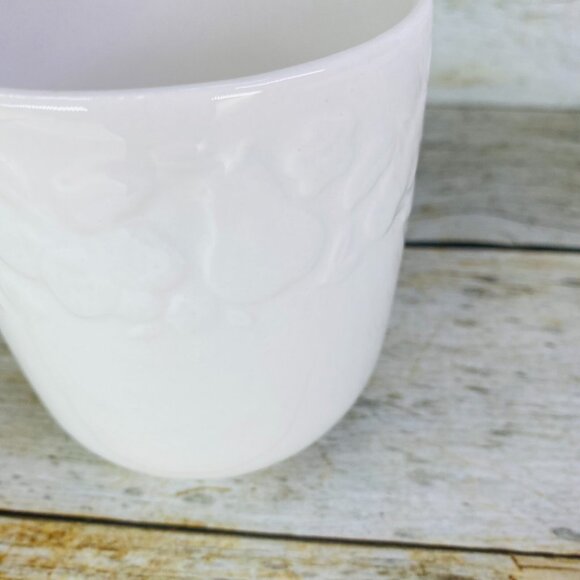 Thomson Pottery FRUIT GARDEN Embossed White Earthenware 12oz Cups Mugs Set of 4 - Picture 13 of 15